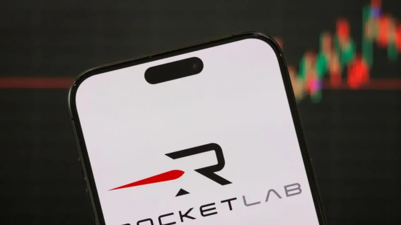 Rocket Lab Stock Falls After Q1 Outlook Falls Below Expectations, Retail Optimism Undeterred Rocket Lab Stock Falls After Q1 Outlook Falls Below Expectations, Retail Optimism Undeterred
