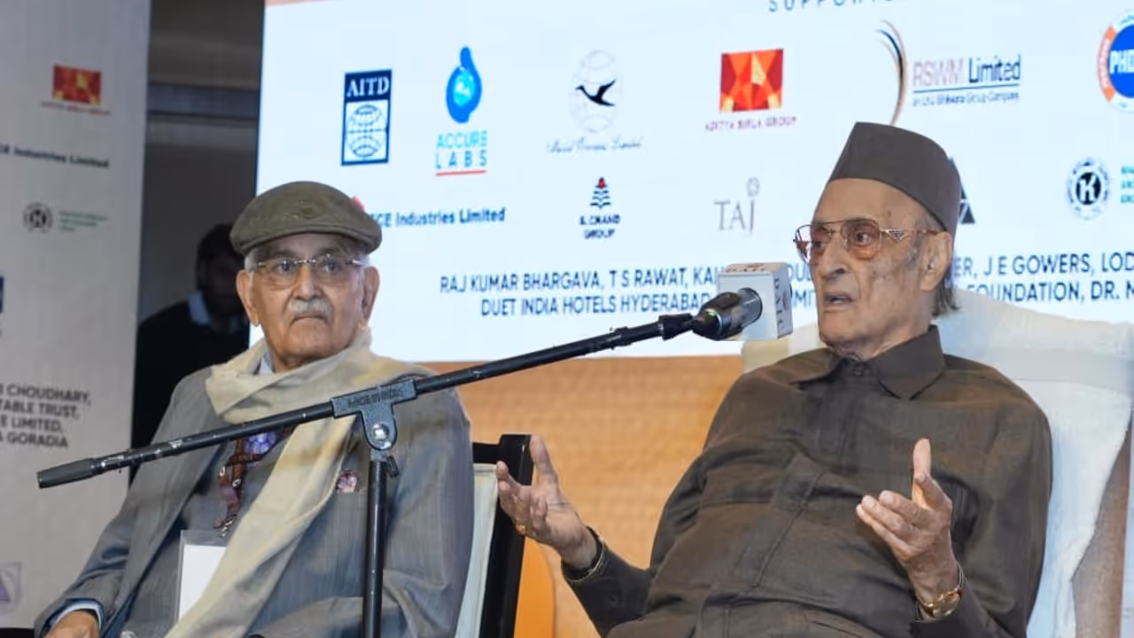 SK Mishra, Retired Indian civil servant and Karan Singh, former Union Minister of India (Photo/ANI) SK Mishra, Retired Indian civil servant and Karan Singh, former Union Minister of India (Photo/ANI)