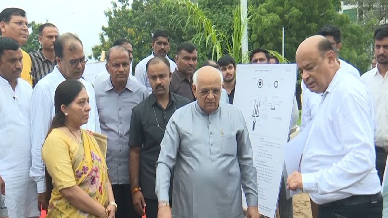 CM Bhupendra Patel marks 62nd Gandhinagar Foundation Day (Photo/Gujarat CMO) CM Bhupendra Patel marks 62nd Gandhinagar Foundation Day (Photo/Gujarat CMO)
