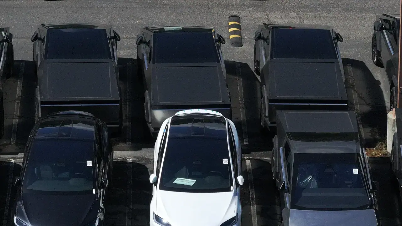 https://stocktwits.com/news articles/markets/equity/tesla set for another poor quarter of deliveries says wells fargo/chlXqGGRb6j