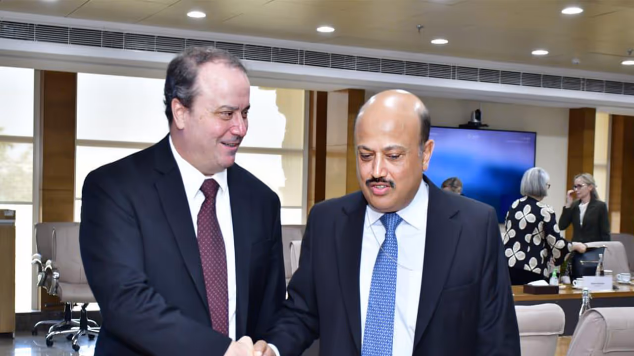 Commerce Secretary meets US Deputy Trade Representative. (Photo: X/DoC_GoI) Commerce Secretary meets US Deputy Trade Representative. (Photo: X/DoC_GoI)