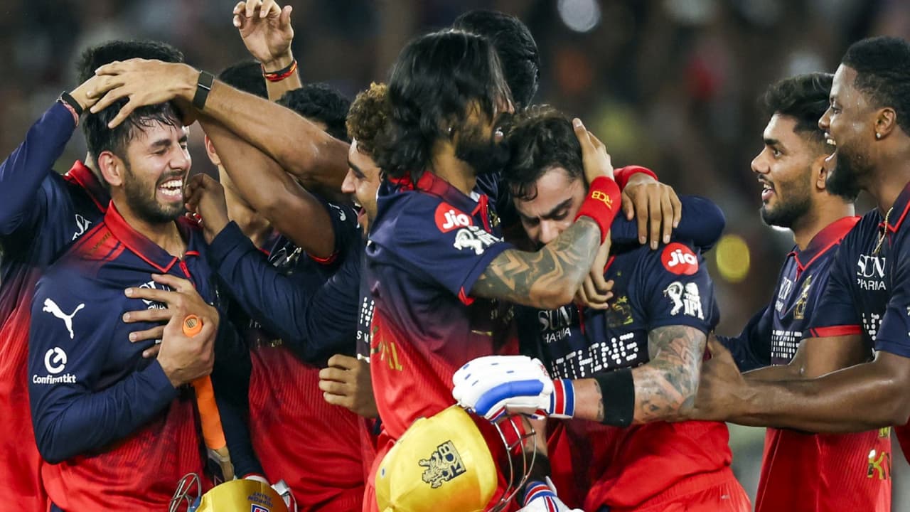 RCB celebrate after sealing the title. (Photo: ANI) RCB celebrate after sealing the title. (Photo: ANI)