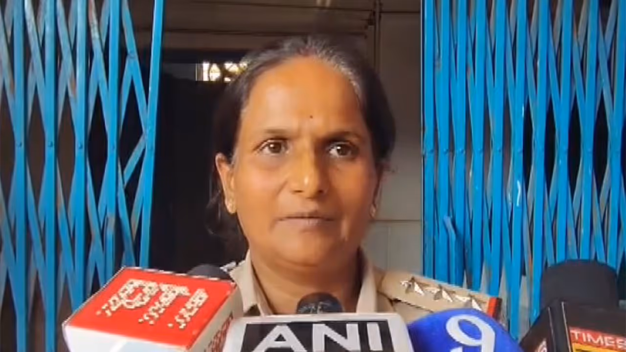 Majholi Police Station House Officer (SHO) Purva Chaurasia (Photo/ANI) Majholi Police Station House Officer (SHO) Purva Chaurasia (Photo/ANI)