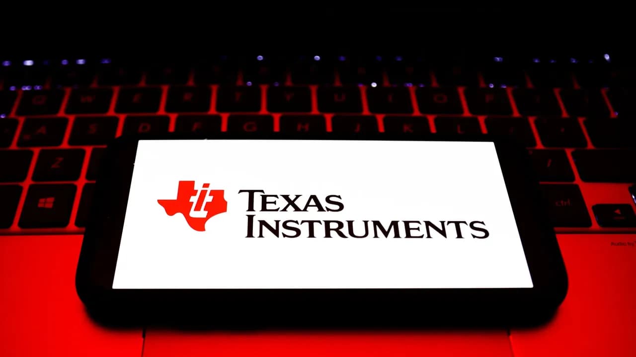 https://stocktwits.com/news articles/markets/equity/texas instruments unveils 60 b plan to build 7 us chip factories/chls4i6RR24 https://stocktwits.com/news articles/markets/equity/texas instruments unveils 60 b plan to build 7 us chip factories/chls4i6RR24
