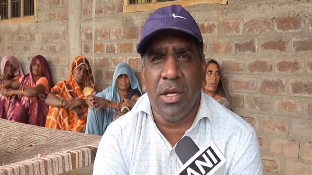 Bansilal Maurya, deceased’s father (Photo/ANI) Bansilal Maurya, deceased’s father (Photo/ANI)
