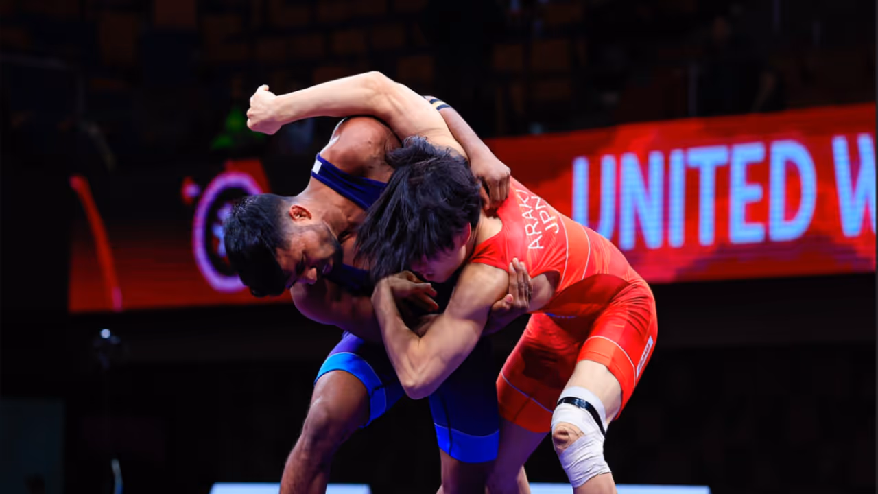 Lalit vs Mizuki Araki at Senior Wrestling Asian Championship (Photo: WFI) Lalit vs Mizuki Araki at Senior Wrestling Asian Championship (Photo: WFI)