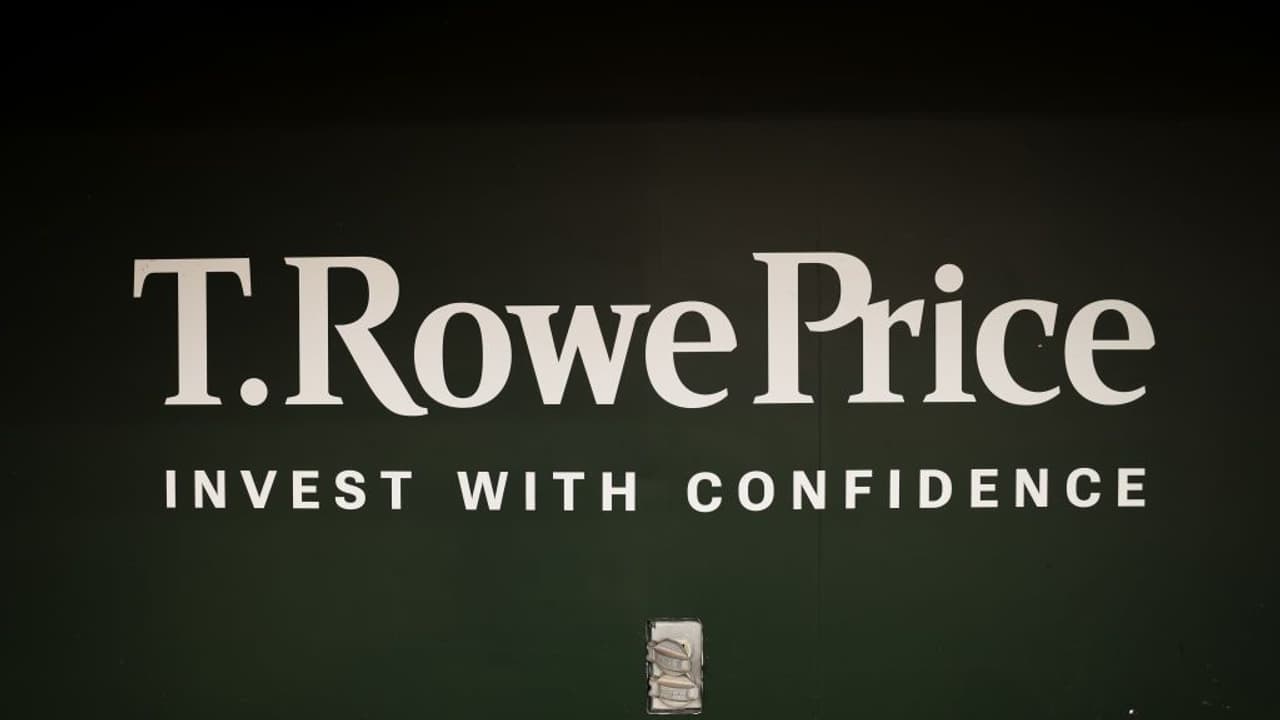 T. Rowe Price Stock Falls After Q4 Profit Miss: Retail Turns Extremely Bearish T. Rowe Price Stock Falls After Q4 Profit Miss: Retail Turns Extremely Bearish