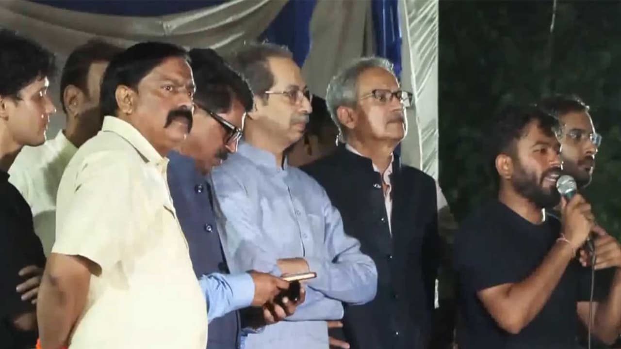 Shiv Sena (UBT) chief Uddhav Thackeray reaches Jantar Mantar (Photo/ANI) Shiv Sena (UBT) chief Uddhav Thackeray reaches Jantar Mantar (Photo/ANI)