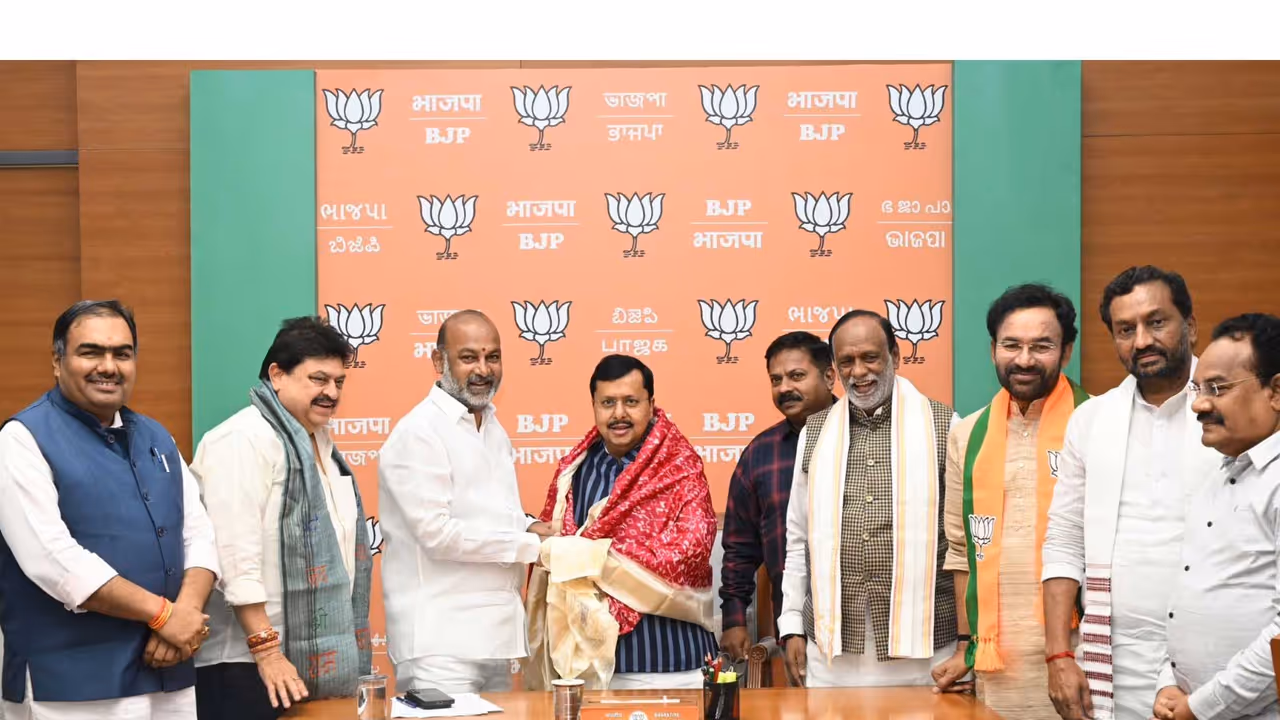BJP chief Niin Nabin with Telangana BJP members (Photo/ANI) BJP chief Niin Nabin with Telangana BJP members (Photo/ANI)