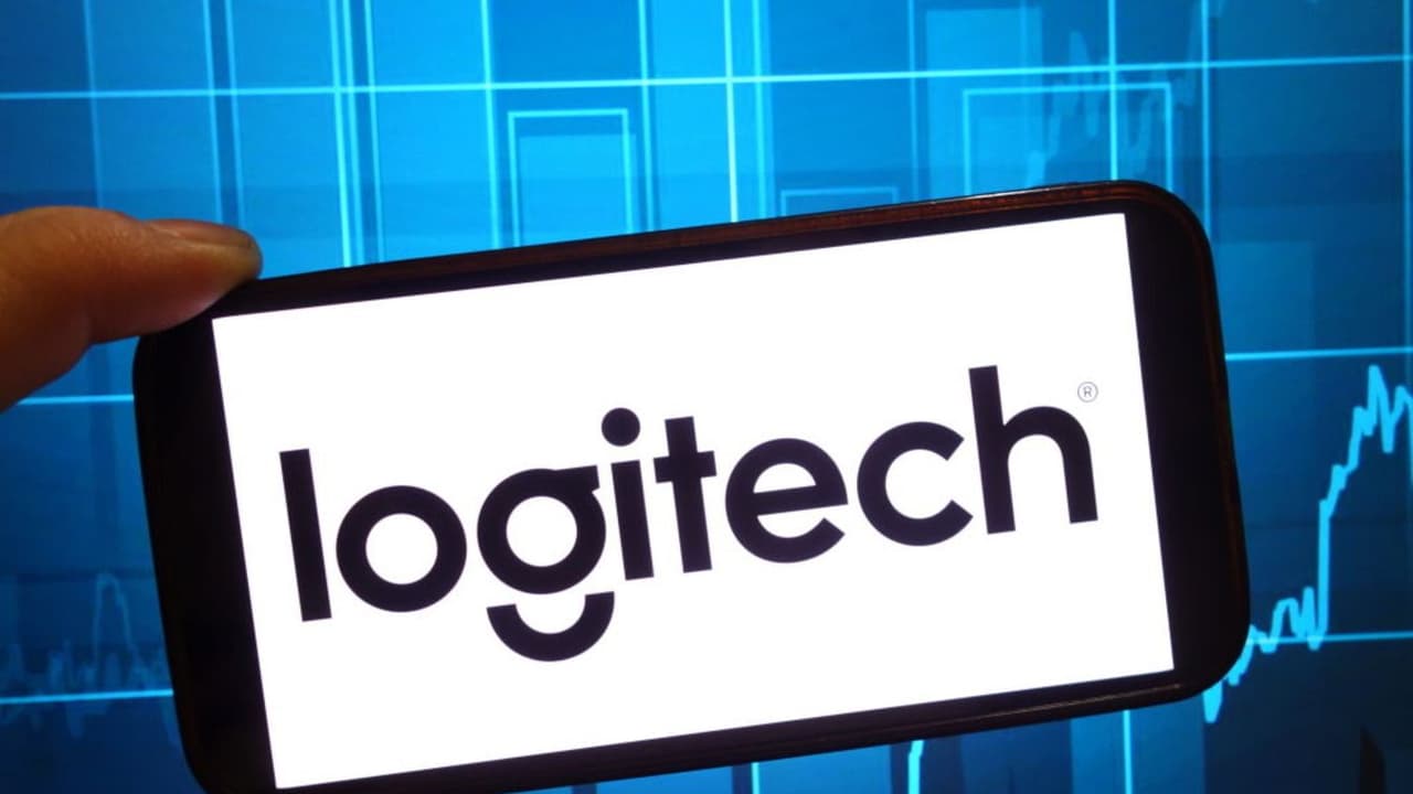 Logitech Reports Beat And Raise Q3, Stock Poised To Open At Multi Month Highs: Retail Sentiment Lags Logitech Reports Beat And Raise Q3, Stock Poised To Open At Multi Month Highs: Retail Sentiment Lags