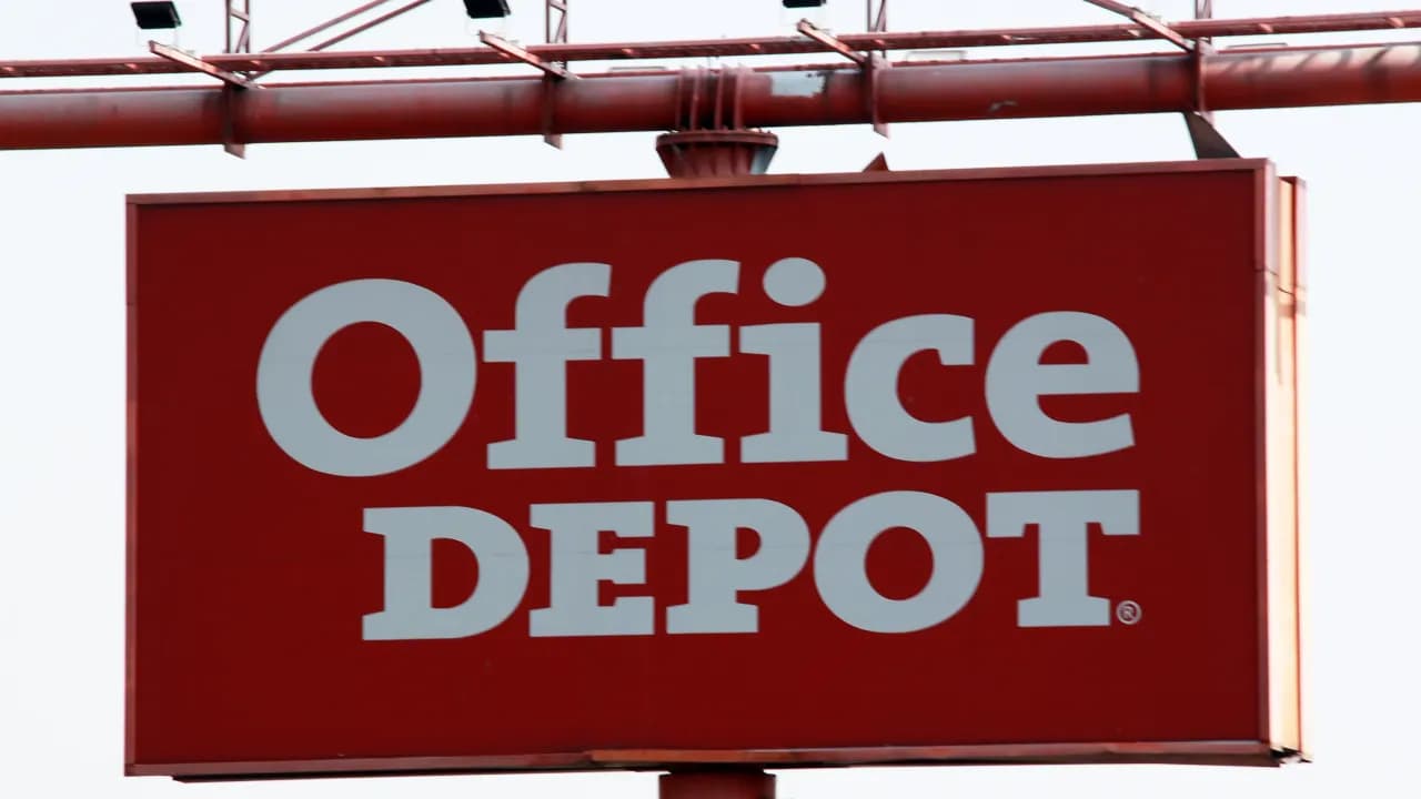 https://stocktwits.com/news articles/markets/equity/office depot to go private in 1 billion cash deal with atlas holdings/chDQF1SR32E