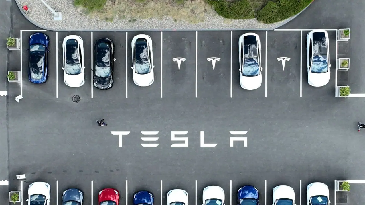 Tesla Bear Warns of ‘Disastrous’ Q1 Deliveries: Stock Heads For 5th Weekly Loss Amid Cautious Retail Mood Tesla Bear Warns of ‘Disastrous’ Q1 Deliveries: Stock Heads For 5th Weekly Loss Amid Cautious Retail Mood