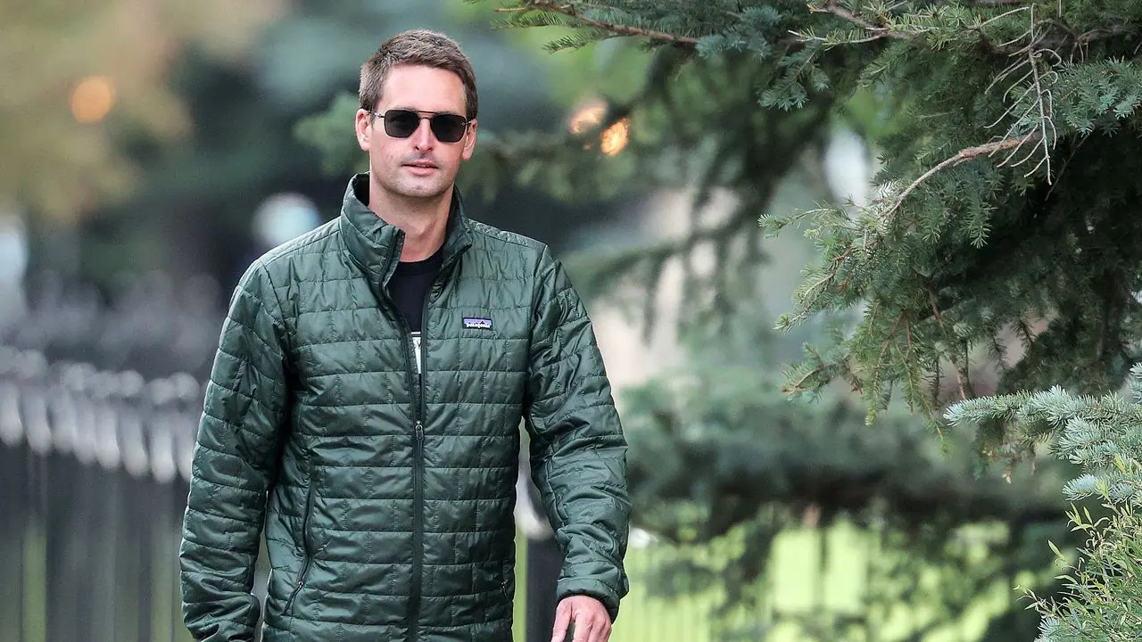 https://stocktwits.com/news articles/markets/equity/snap ceo bets big on subscription revenue runway after q2 beat sends stock soaring substantial room to grow/cZo5cObRJ3n https://stocktwits.com/news articles/markets/equity/snap ceo bets big on subscription revenue runway after q2 beat sends stock soaring substantial room to grow/cZo5cObRJ3n