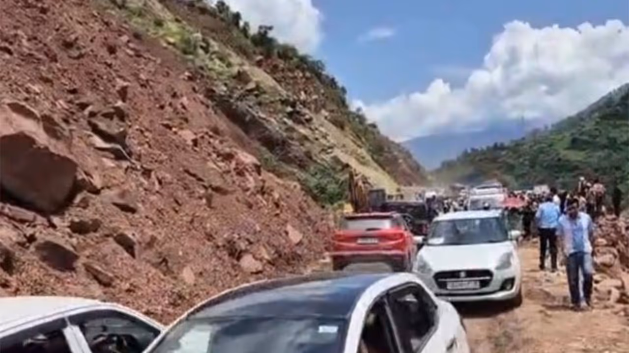Visual of NH 44 in Udhampur (Photo/@NHAIROJammu/X) Visual of NH 44 in Udhampur (Photo/@NHAIROJammu/X)