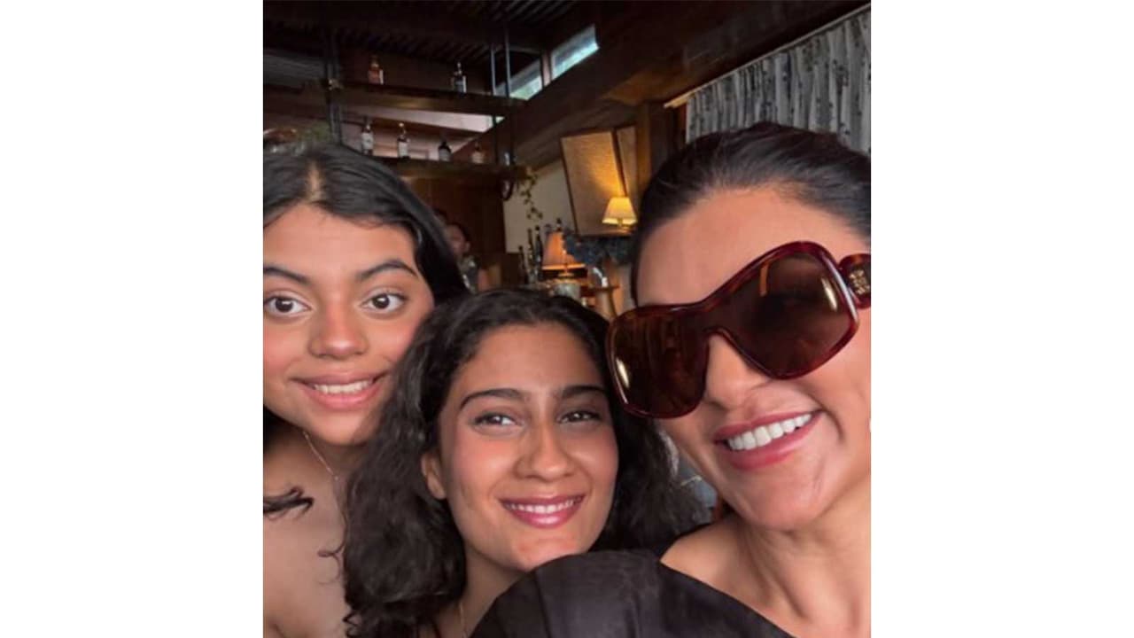 Actor Sushmita Sen (right0 with her daughters renee (middle) and Alisah (left) (Image source: Sushmita's Instagram) Actor Sushmita Sen (right0 with her daughters renee (middle) and Alisah (left) (Image source: Sushmita's Instagram)