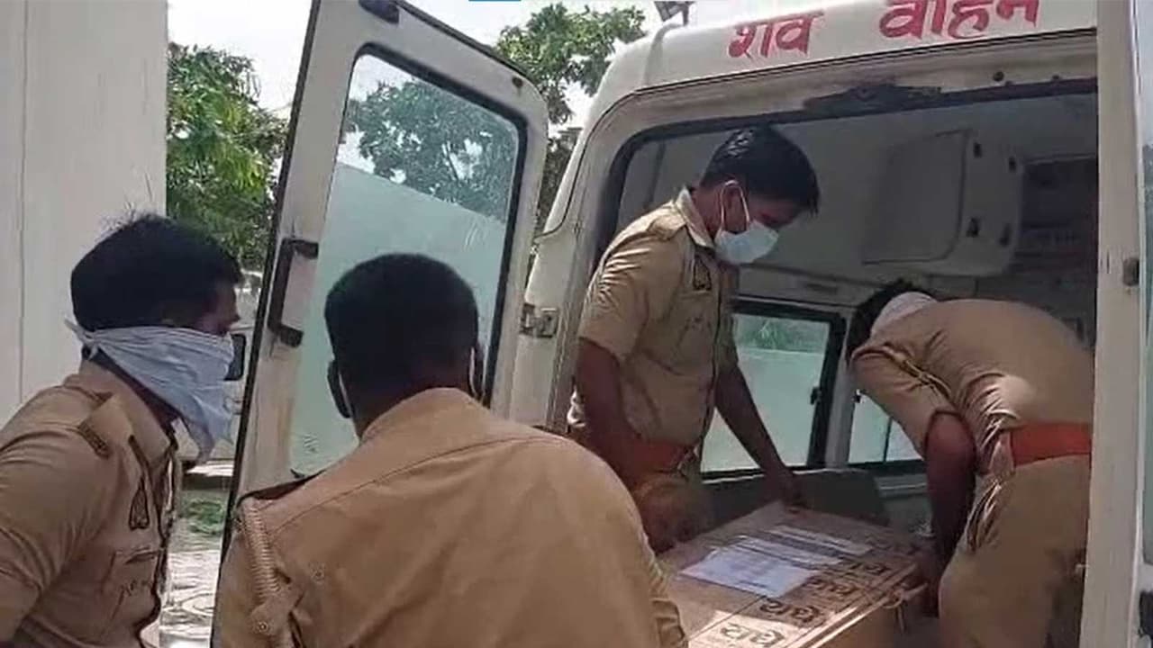 Gorakhpur AIIMS sends five unidentified flood victims body back to Nepal (Photo/ANI) Gorakhpur AIIMS sends five unidentified flood victims body back to Nepal (Photo/ANI)