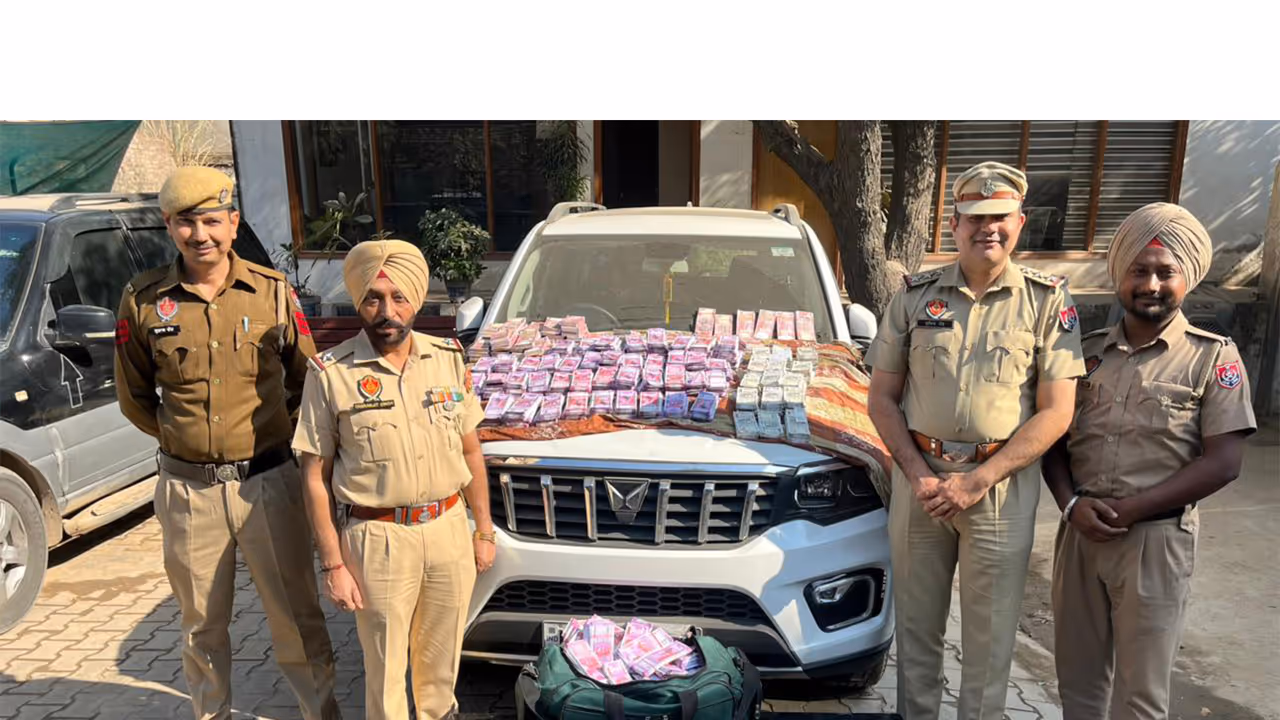 Punjab Police seized Rs 9.95 crore in fake and demonetised currency (Photo/DPRO SAS Nagar) 