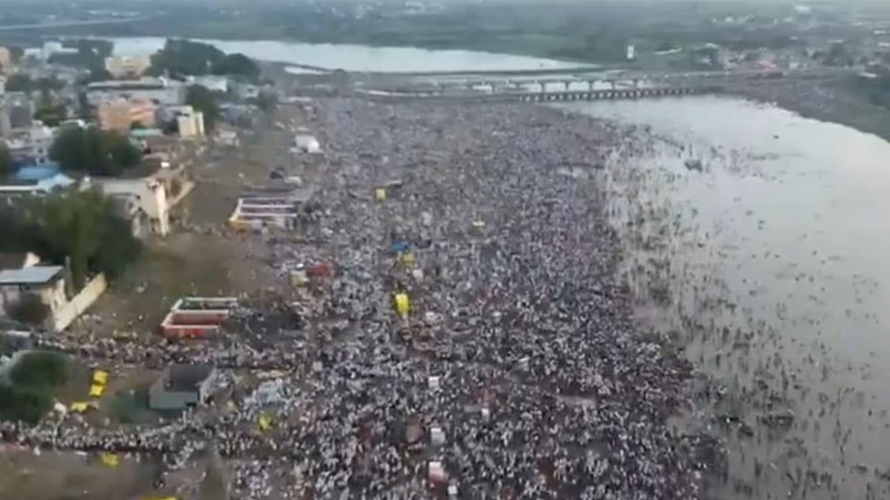 Devotees gathered for holy dip at Chandrabhaga River (Photo/ANI) Devotees gathered for holy dip at Chandrabhaga River (Photo/ANI)