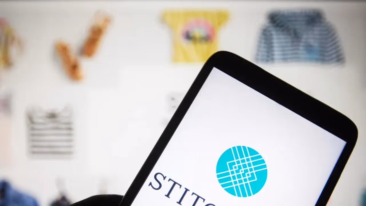 https://stocktwits.com/news articles/markets/equity/stitchfix stocks retail trader confidence climbs on strong outlook/chDk6TNR3E8 https://stocktwits.com/news articles/markets/equity/stitchfix stocks retail trader confidence climbs on strong outlook/chDk6TNR3E8