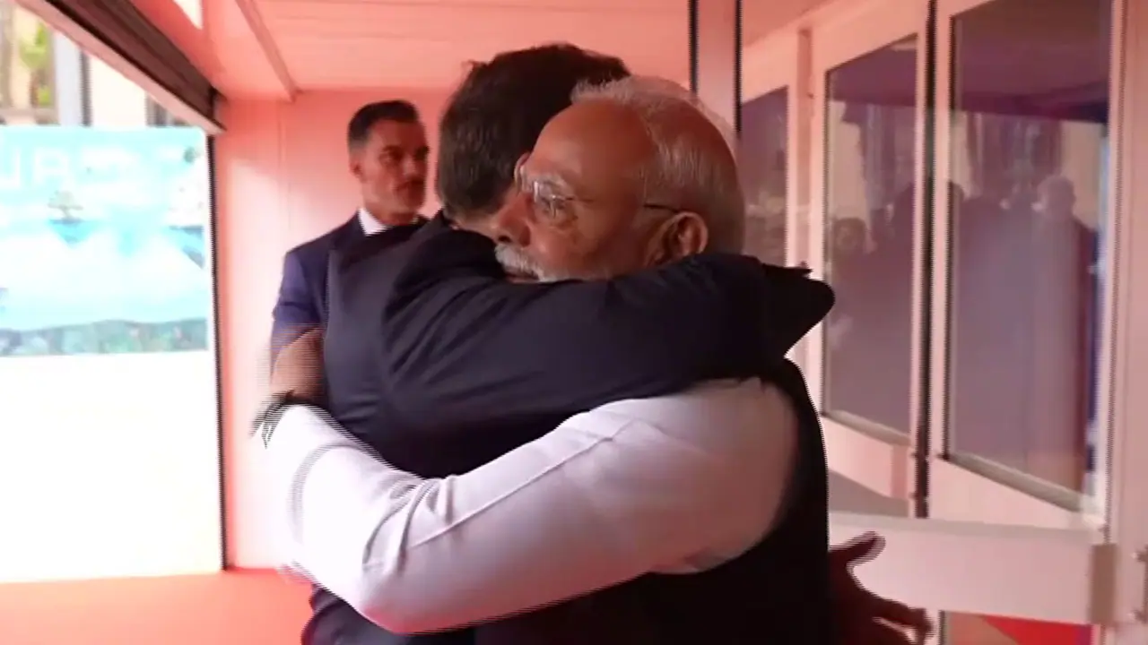 Prime Minister Narendra Modi with French President Emmanuel Macron (Photo/ANI) Prime Minister Narendra Modi with French President Emmanuel Macron (Photo/ANI)