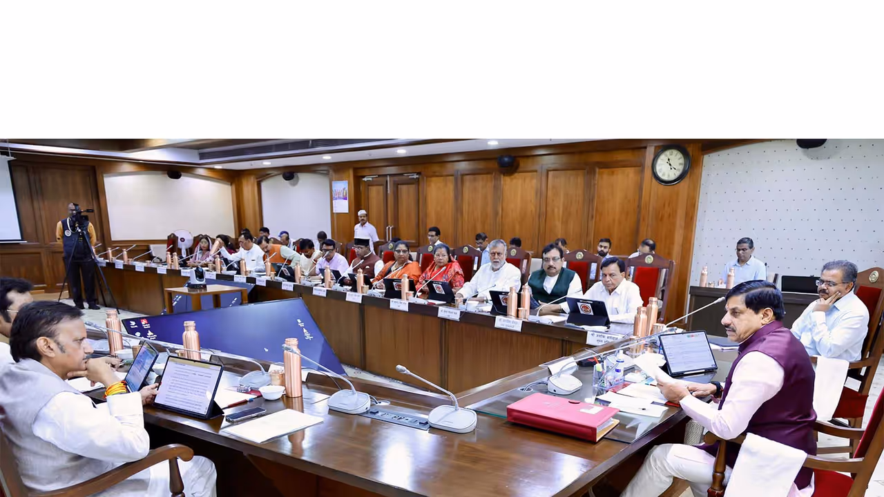 MP CM Mohan Yadav is chairing the cabinet meeting (Photo/DPR) MP CM Mohan Yadav is chairing the cabinet meeting (Photo/DPR)
