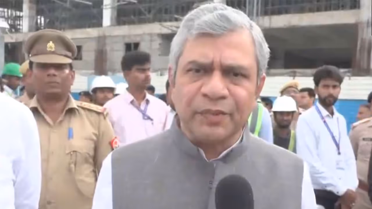 Union Railway Minister Ashwini Vaishnaw (Photo/ANI) Union Railway Minister Ashwini Vaishnaw (Photo/ANI)