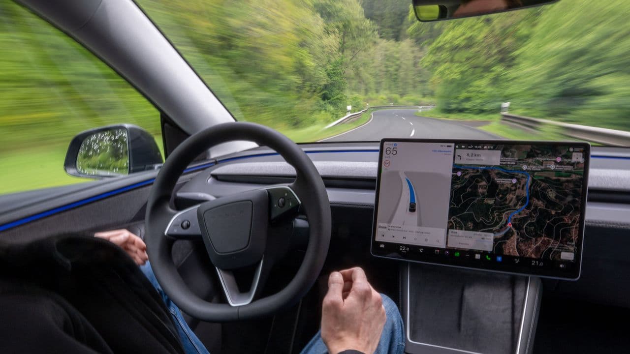 https://stocktwits.com/news articles/markets/equity/elon musk says rivals still won t license tesla s fsd fund manager says they never will/cZM5TmORB70 https://stocktwits.com/news articles/markets/equity/elon musk says rivals still won t license tesla s fsd fund manager says they never will/cZM5TmORB70