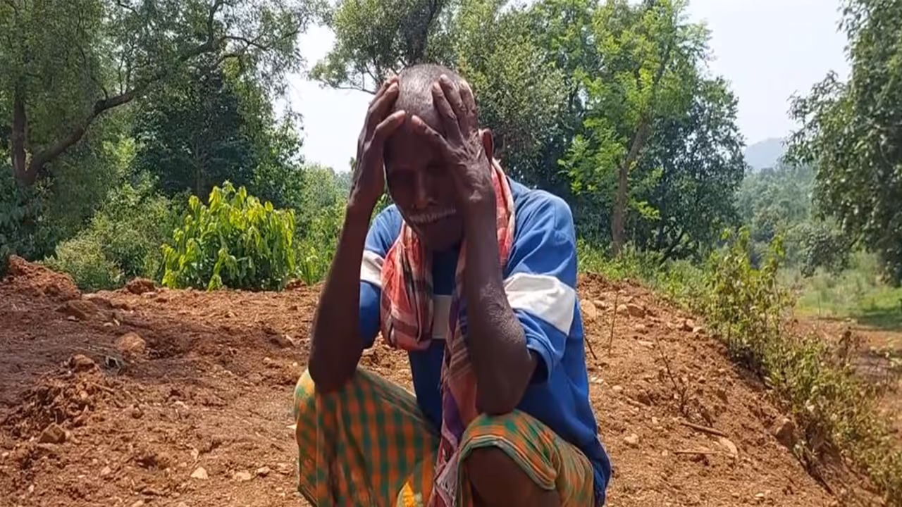 Farmer in distress over damage to agricultural land caused by mining activities in Odisha’s Mayurbhanj district (Photo/ANI) Farmer in distress over damage to agricultural land caused by mining activities in Odisha’s Mayurbhanj district (Photo/ANI)