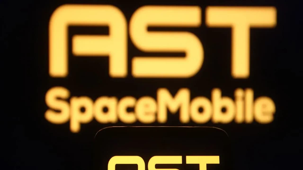 https://stocktwits.com/news articles/markets/equity/ast space mobile expands us manufacturing with two new facilities doubles workforce/cL520yyREXx https://stocktwits.com/news articles/markets/equity/ast space mobile expands us manufacturing with two new facilities doubles workforce/cL520yyREXx