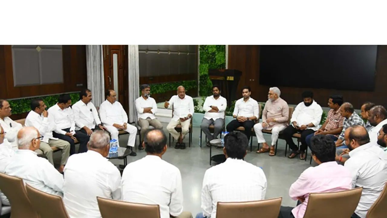 Meeting at YSRCP Central Office in Tadepalli (Photo/ysrcongress) Meeting at YSRCP Central Office in Tadepalli (Photo/ysrcongress)