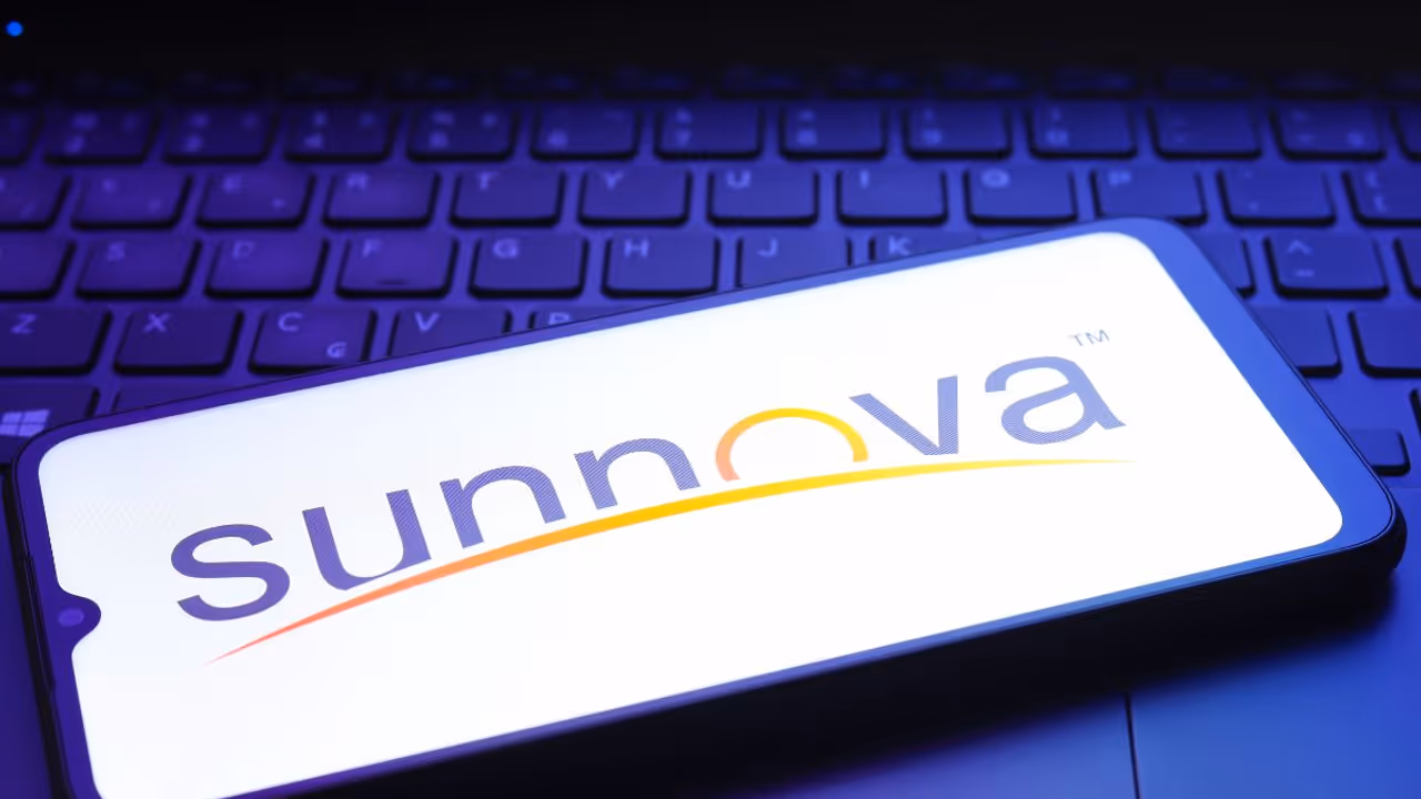 Sunnova Energy Set To Lose Half Its Market Cap As Cash Crunch Readies Stock For Worst Single Day Performace – Retail Eyes Reverse Split Sunnova Energy Set To Lose Half Its Market Cap As Cash Crunch Readies Stock For Worst Single Day Performace – Retail Eyes Reverse Split