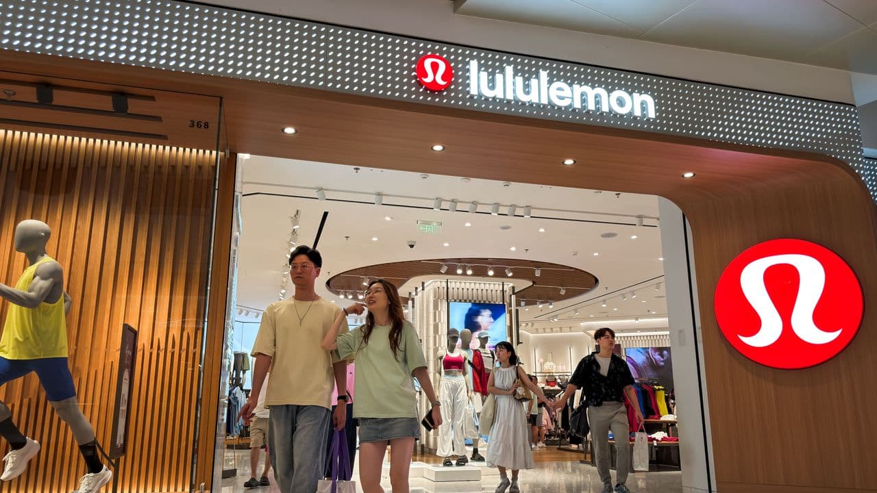 https://stocktwits.com/news articles/markets/equity/lulu stock is down over 50 ytd as heidi o neill takes over what wall street wants fixed first/cZt3Sa1RJxq https://stocktwits.com/news articles/markets/equity/lulu stock is down over 50 ytd as heidi o neill takes over what wall street wants fixed first/cZt3Sa1RJxq