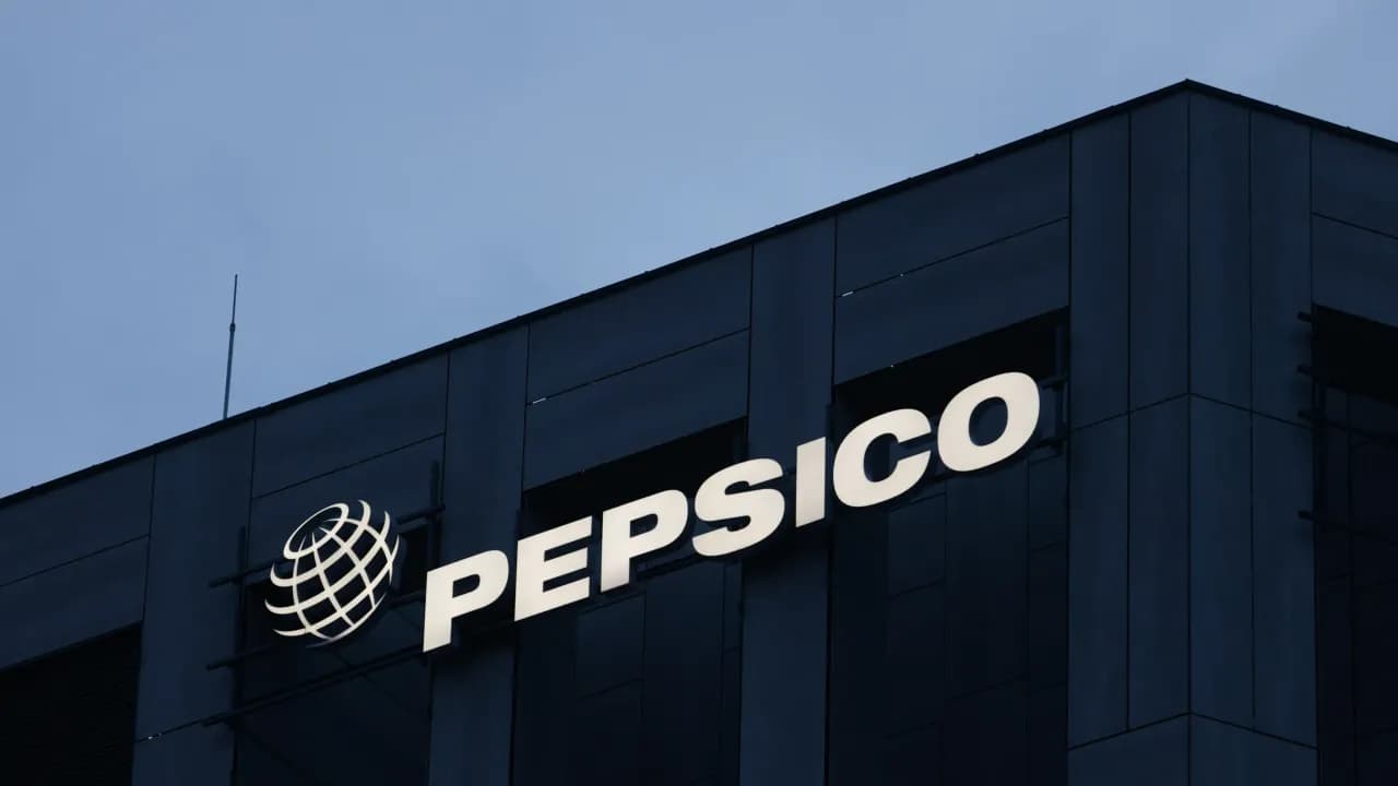 https://stocktwits.com/news articles/markets/equity/pepsico stock bucks fridays market rout analysts retail investors turn bullish/ch6SP2kR3jh