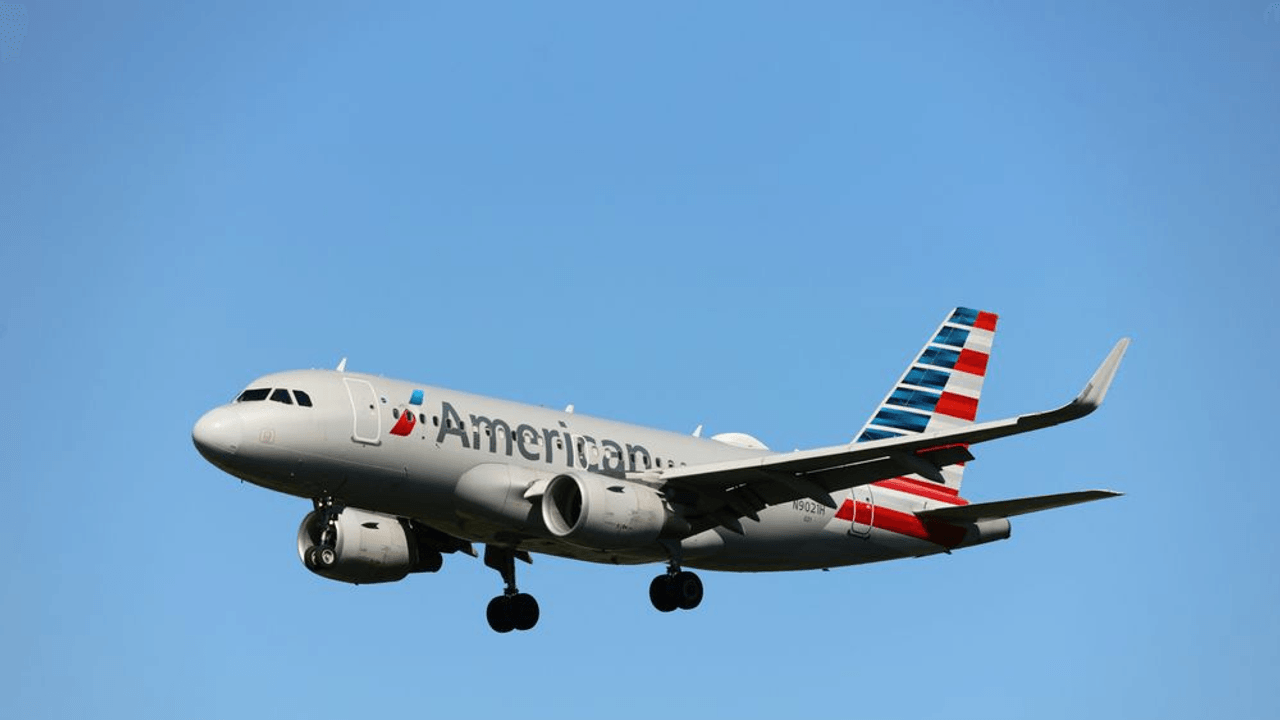 https://stocktwits.com/news articles/markets/equity/american airlines sparks investor debate after q2 beat/ch8y6djR5HV https://stocktwits.com/news articles/markets/equity/american airlines sparks investor debate after q2 beat/ch8y6djR5HV
