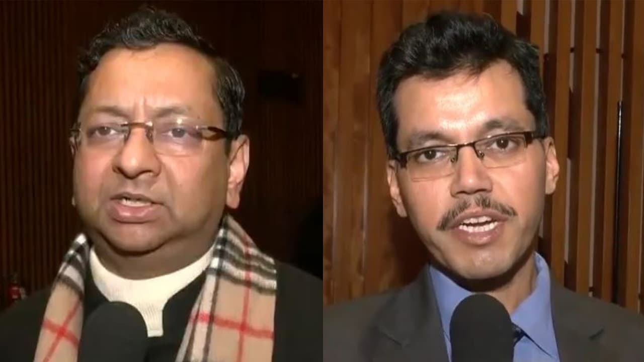 Jitendra Srivastava, Chairman and Managing Director of REC Limited and Shashank Mishra, Joint Secretary, Ministry of Power (Photo/ANI) Jitendra Srivastava, Chairman and Managing Director of REC Limited and Shashank Mishra, Joint Secretary, Ministry of Power (Photo/ANI)