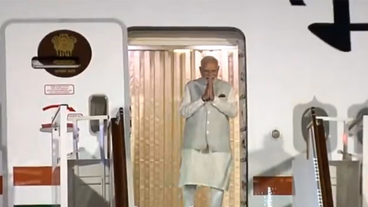 PM Modi arrives in Kyrgyzstan to attend 26th SCO Summit (Photo/DD News) PM Modi arrives in Kyrgyzstan to attend 26th SCO Summit (Photo/DD News)
