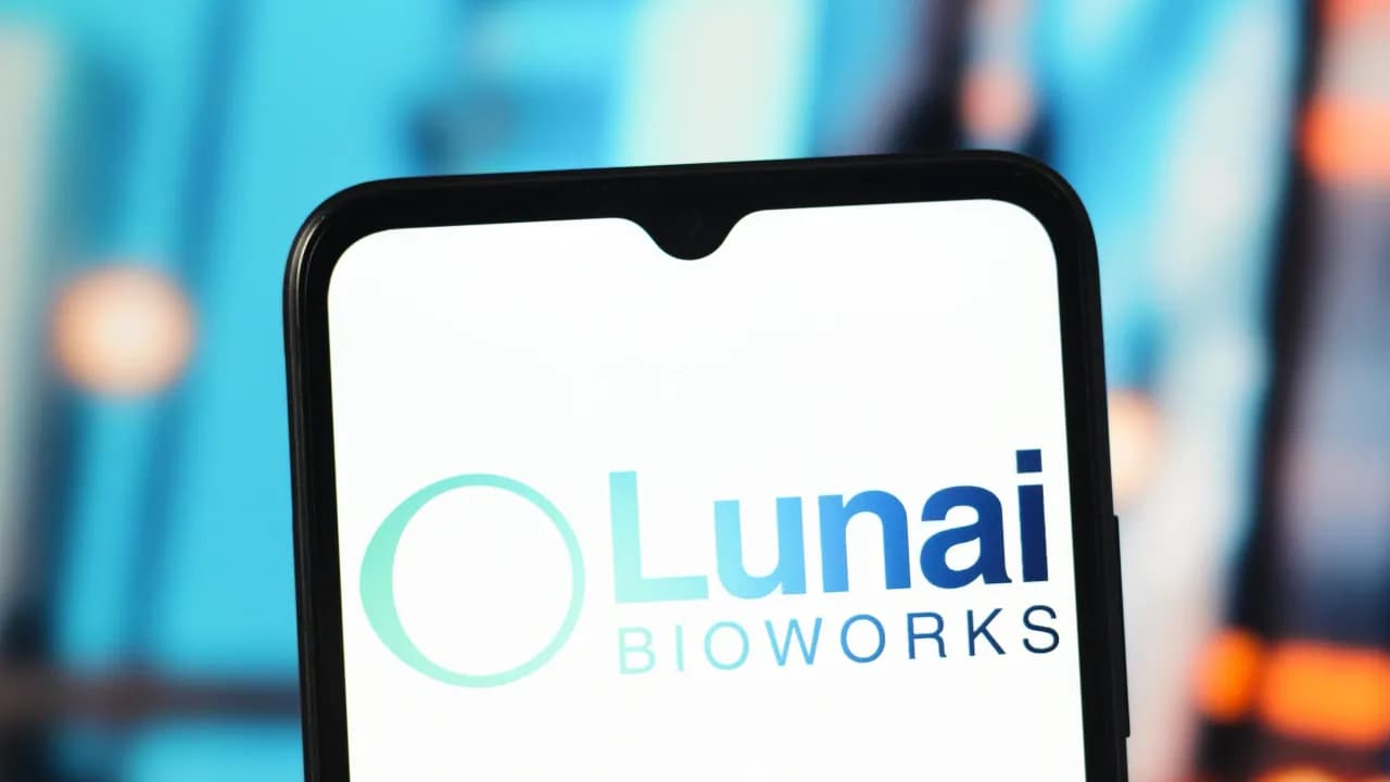 https://stocktwits.com/news articles/markets/equity/why did lnai stock soar over 100 in pre market trading today/cZK0tD0R7I1 https://stocktwits.com/news articles/markets/equity/why did lnai stock soar over 100 in pre market trading today/cZK0tD0R7I1