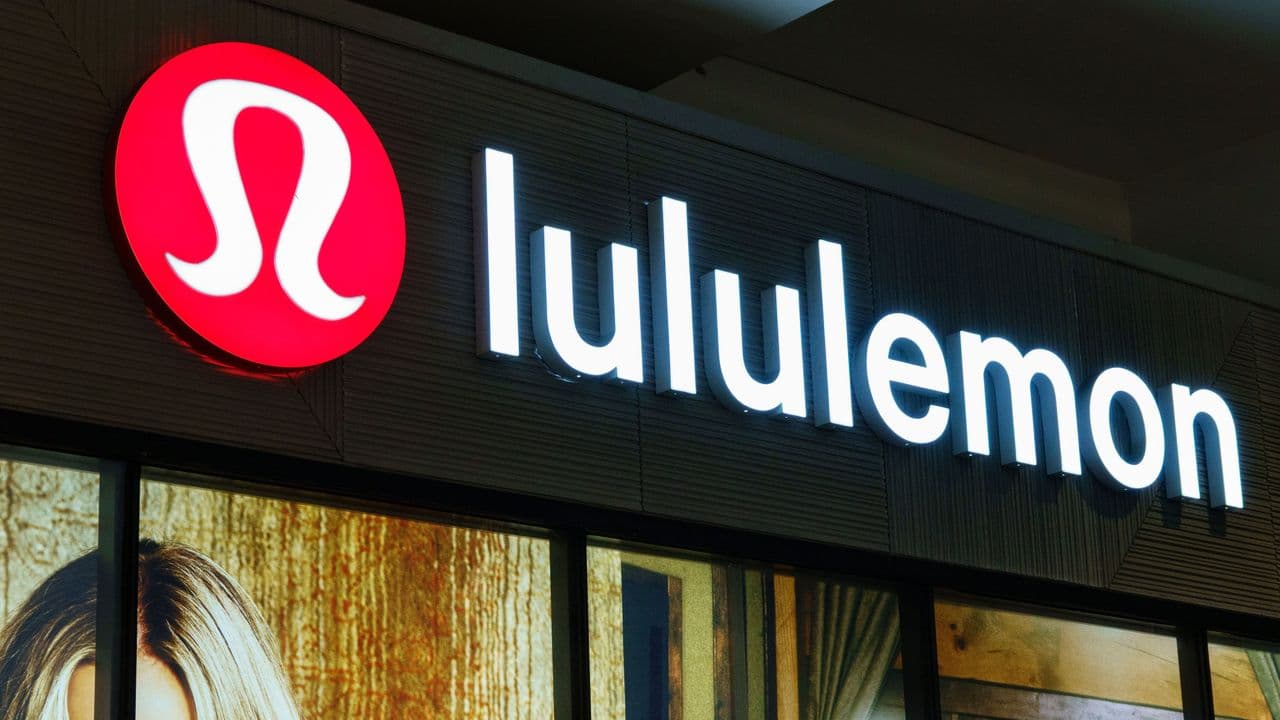 https://stocktwits.com/news articles/markets/equity/lulu stock stares at worst week since june lululemon s ai chief exits before the new ceo takes over/cZot7vKRJiS https://stocktwits.com/news articles/markets/equity/lulu stock stares at worst week since june lululemon s ai chief exits before the new ceo takes over/cZot7vKRJiS