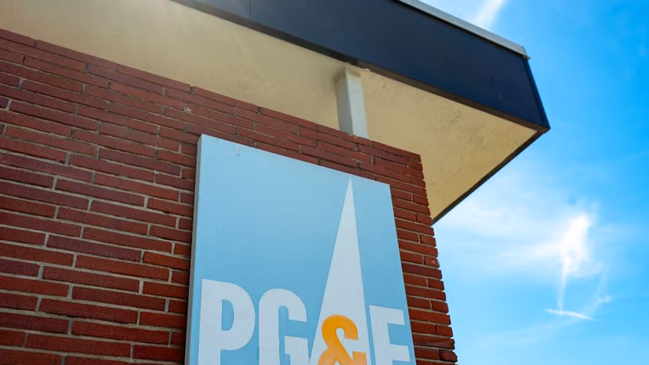 https://stocktwits.com/news articles/markets/equity/tsla pcg googl run carr stocks in focus a new virtual power plant to connect 21 000 home energy devices/cZsMUcmRJv7 https://stocktwits.com/news articles/markets/equity/tsla pcg googl run carr stocks in focus a new virtual power plant to connect 21 000 home energy devices/cZsMUcmRJv7