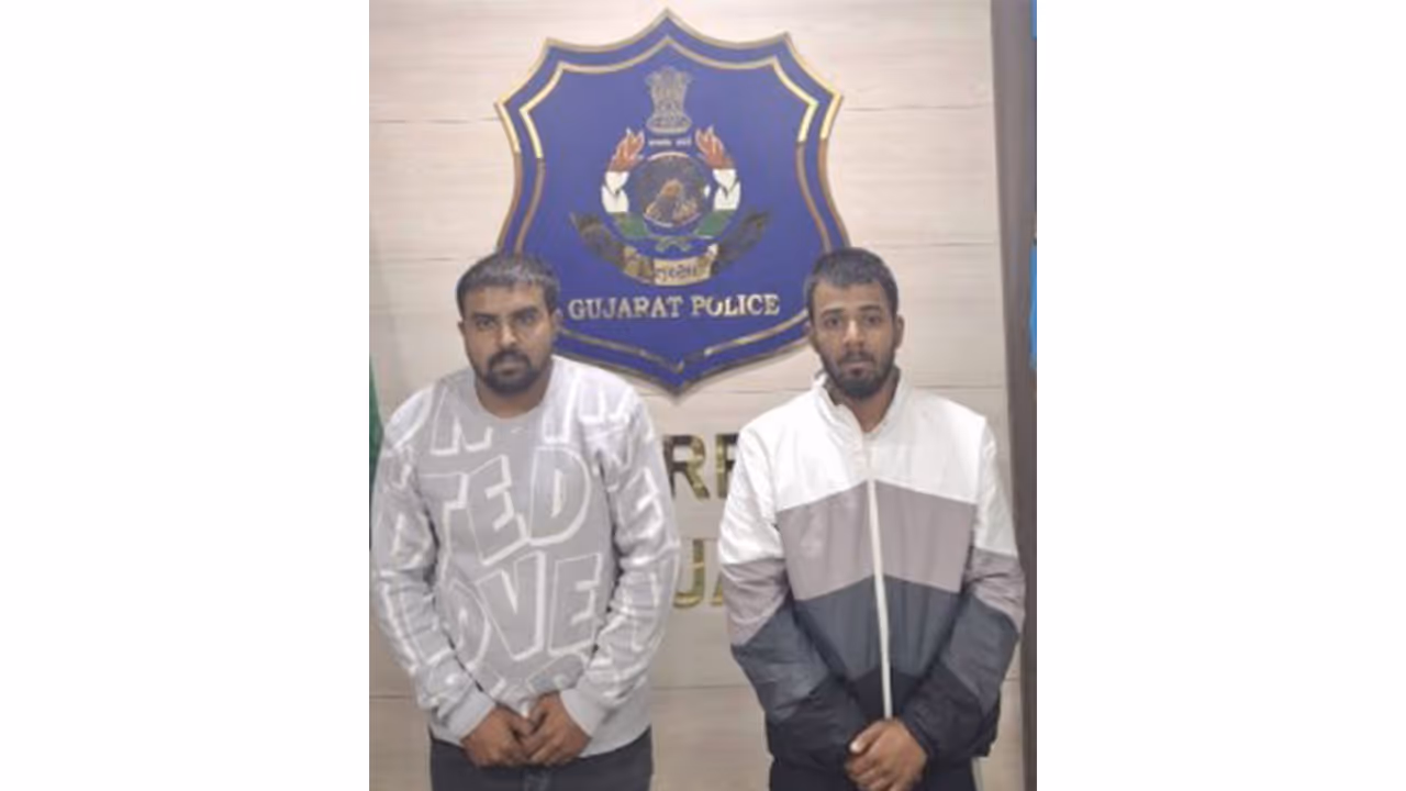 Murder accused and associate arrested in Kutch (Photo/ Gujarat Police) Murder accused and associate arrested in Kutch (Photo/ Gujarat Police)