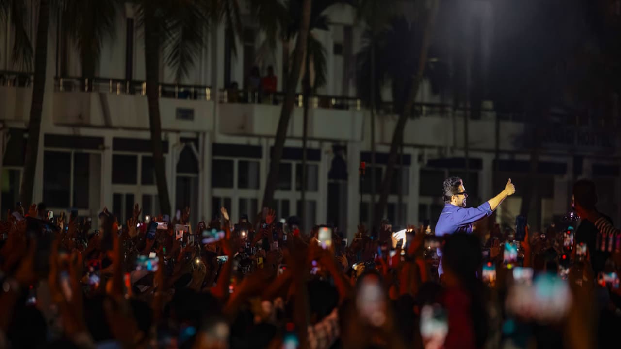 Huge crowds of fans cheer at 'Vishwanath and Sons' Audio launch (Photo/Vishwanath and Sons team) Huge crowds of fans cheer at 'Vishwanath and Sons' Audio launch (Photo/Vishwanath and Sons team)