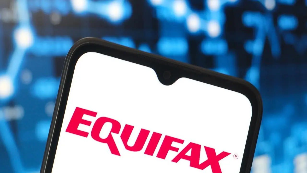 Equifax Stock Dives After Q4 Earnings, 2025 Guidance Miss Estimates: Retail Cheers Dividend Payment For 100 Plus Consecutive Years