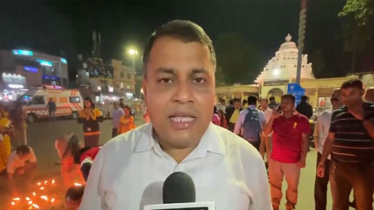 BJD Rajya Sabha MP Subhasish Khuntia at the Jagannath Temple on the second day of the Dev Deepawali. (Photo/ANI)