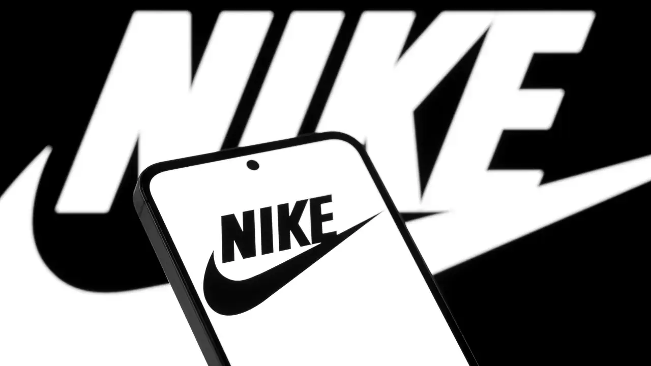https://stocktwits.com/news articles/markets/equity/nike s win now china reset may cost 1 b in sales by 2028 analyst warns/cZo5jrTRJEV https://stocktwits.com/news articles/markets/equity/nike s win now china reset may cost 1 b in sales by 2028 analyst warns/cZo5jrTRJEV
