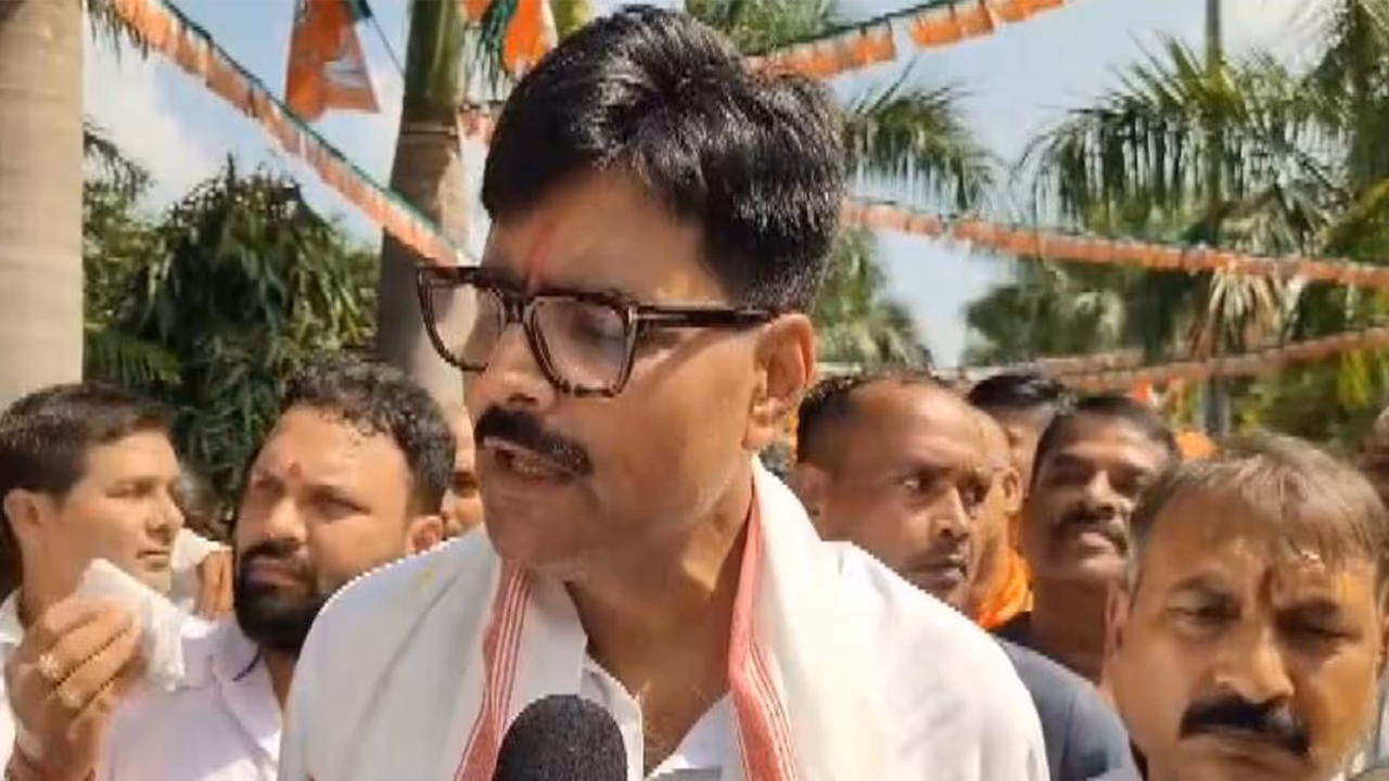 Former SP MLA Abhay Singh (File Photo/ANI) Former SP MLA Abhay Singh (File Photo/ANI)