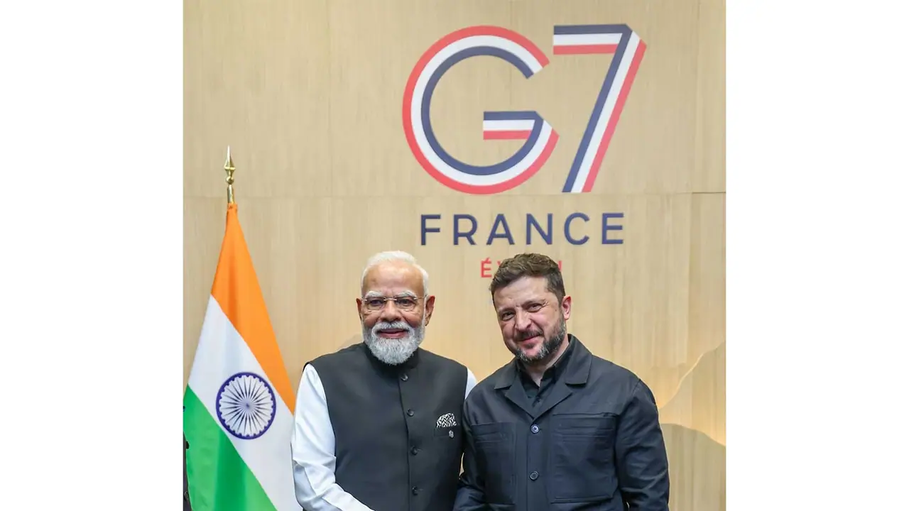PM Modi meets Ukrainian President Volodymyr Zelenskyy in France (Photo/@narendramodi) PM Modi meets Ukrainian President Volodymyr Zelenskyy in France (Photo/@narendramodi)