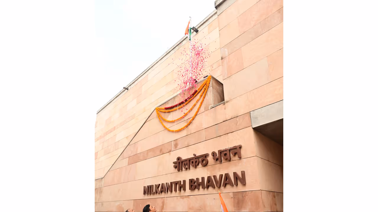 Tricolour hoisted at Kashi Vishwanath Dham (Photo: Shri Kashi Vishwanath Mandir) Tricolour hoisted at Kashi Vishwanath Dham (Photo: Shri Kashi Vishwanath Mandir)