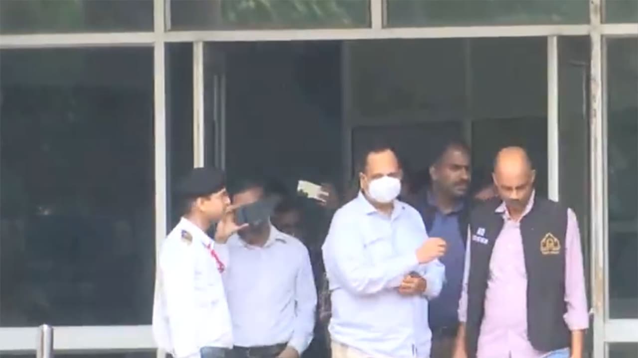 Former Delhi Minister Satyendar Jain taken to Rouse Avenue Court after ACB arrest (Photo/ANI) Former Delhi Minister Satyendar Jain taken to Rouse Avenue Court after ACB arrest (Photo/ANI)