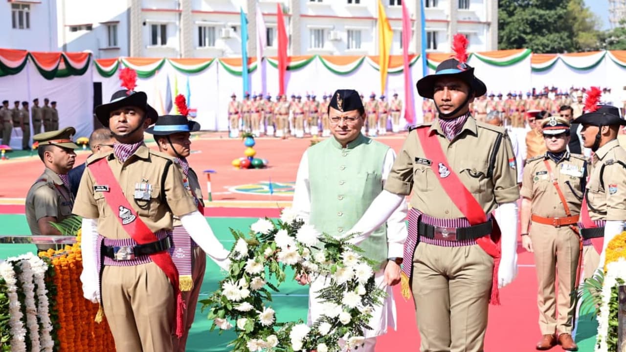 Uttarakhand CM Pushkar Singh Dhami pays tribute to police martyrs (Photo/@pushkardhami) Uttarakhand CM Pushkar Singh Dhami pays tribute to police martyrs (Photo/@pushkardhami)