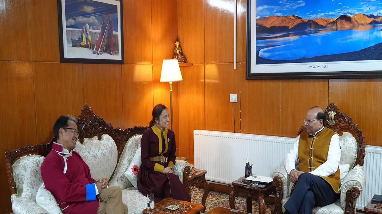 Ladakh LG VK Saxena with Sonam Wangchuk and Gitanjali Angmo (Photo/@lg_ladakh) Ladakh LG VK Saxena with Sonam Wangchuk and Gitanjali Angmo (Photo/@lg_ladakh)